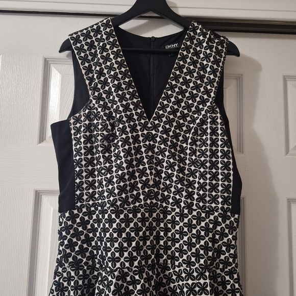DKNY black & white Fit and Flare dress size 12 - Picture 2 of 10